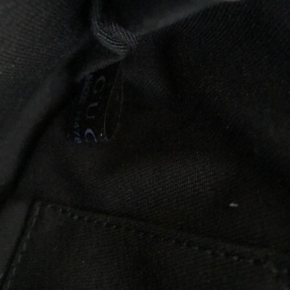 A Gucci Graphite Pebbled Leather Clutch - Picture 7 of 8